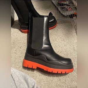BOTTEGA VENETA RED SOLE CHELSEA BOOT SIZE 7